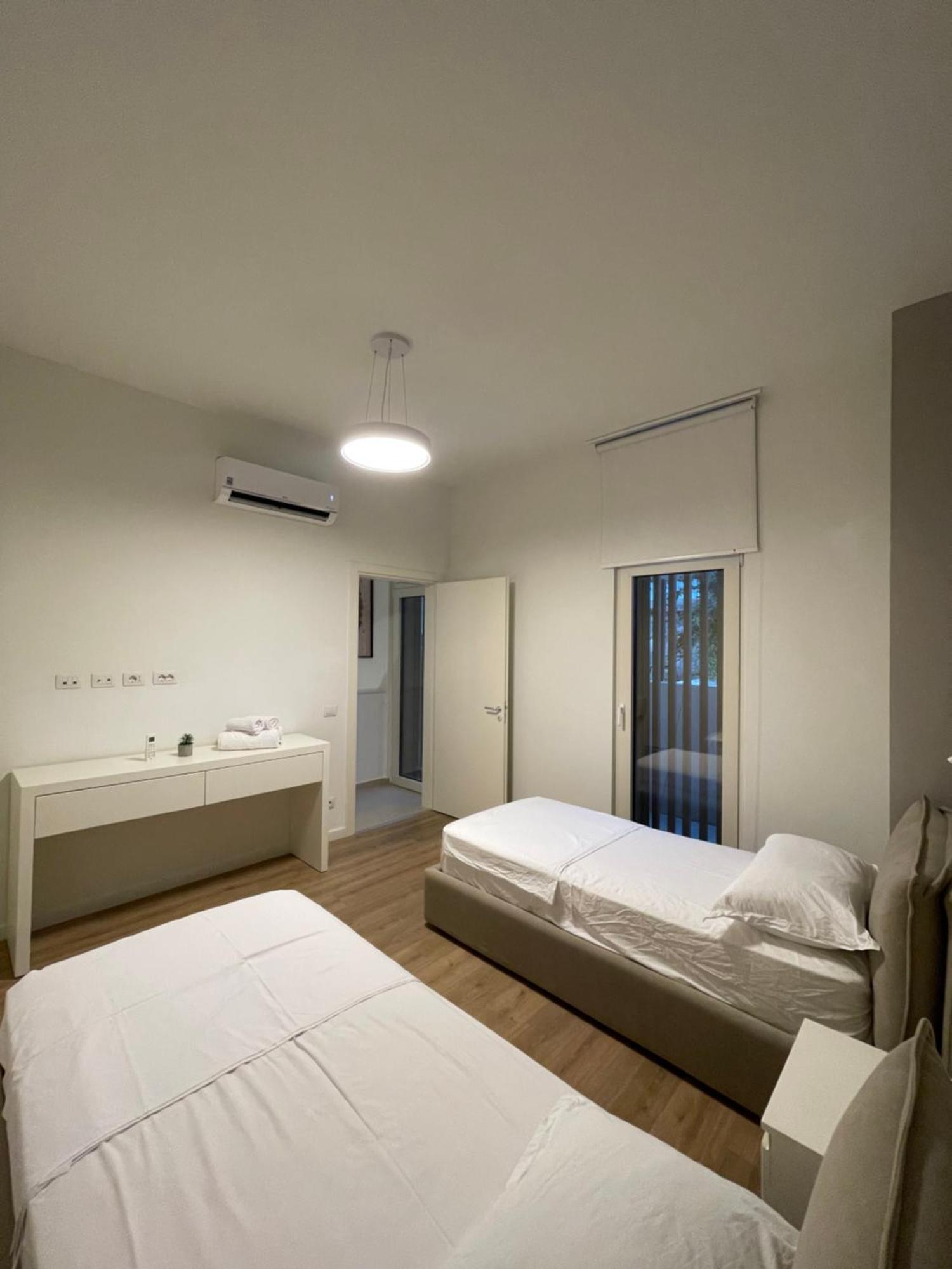 Palase 95, Coast Village