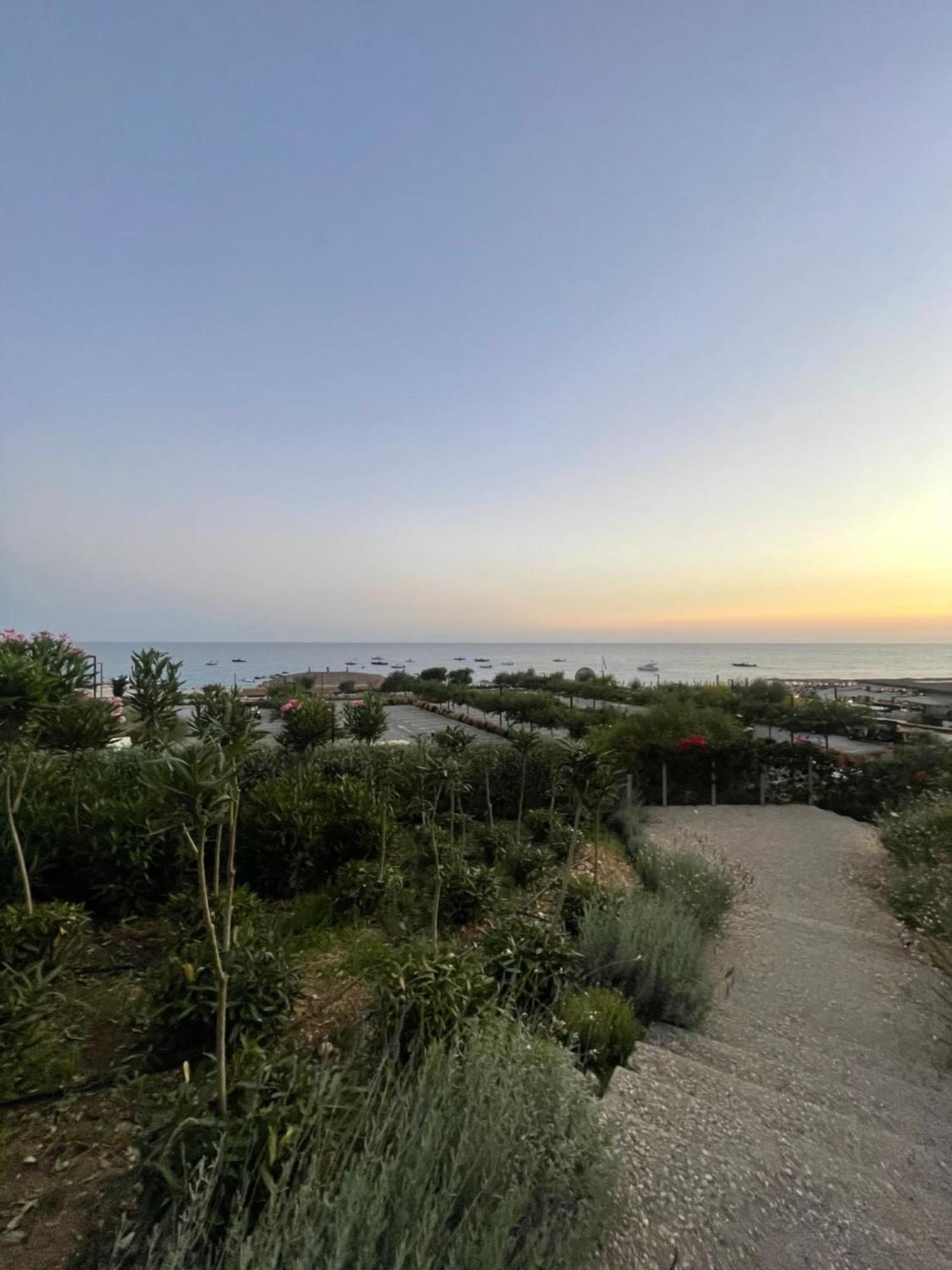 Palase 95, Coast Village *