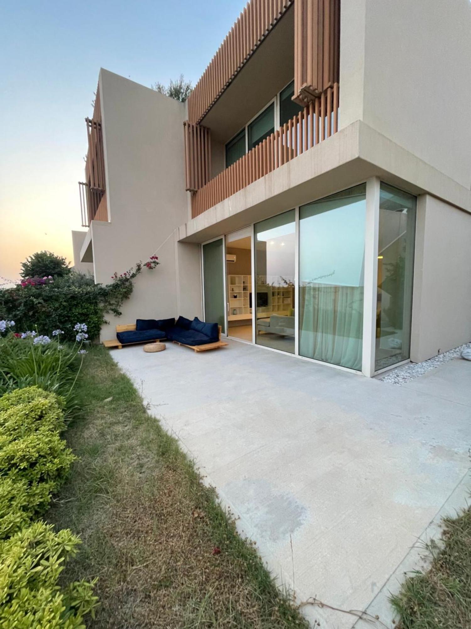 Willa Palase 95, Coast Village Himara